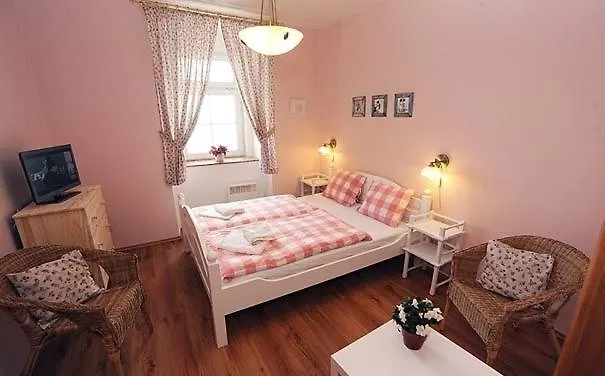 Garni St Anna Hotell 3*
